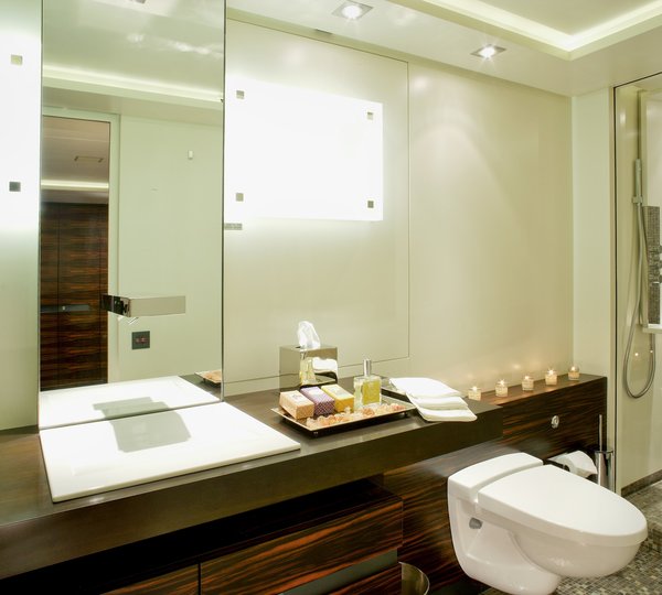 Personal Bath On Yacht INCEPTION