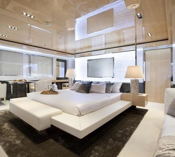 Main Master Cabin On Yacht LA PELLEGRINA