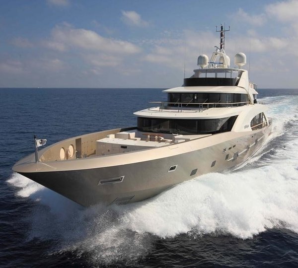 Cruising On Board Yacht LA PELLEGRINA