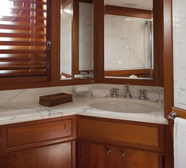 Guest's Bath On Board Yacht LUNA