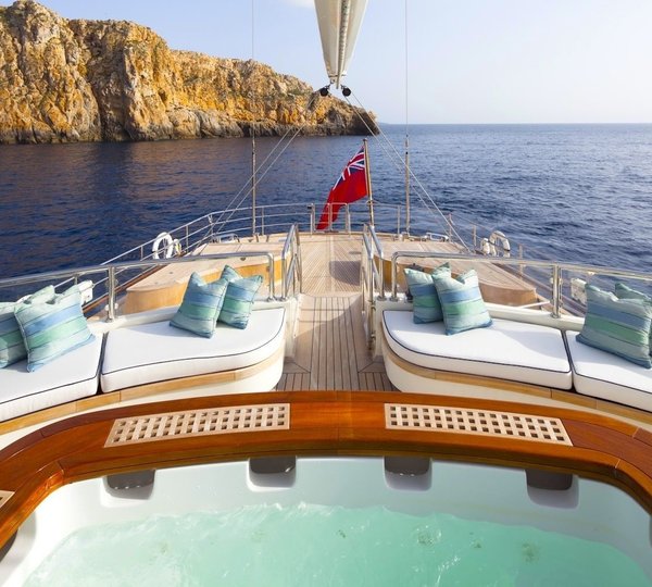 Jacuzzi Pool On Board Yacht LUNA