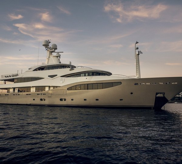 The 60m Yacht LIGHT HOLIC