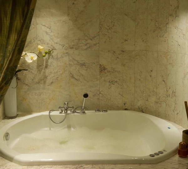 The 68m Yacht VARIETY VOYAGER