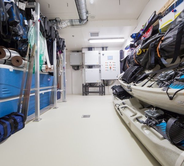 The 77m Yacht YERSIN