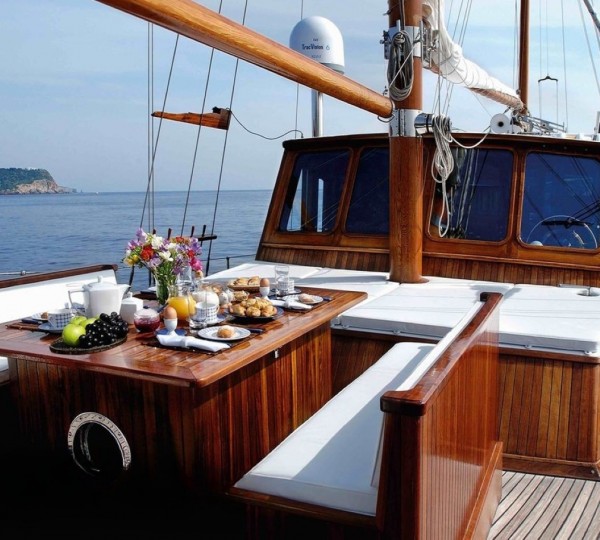 Exterior Relaxation Area With Dining