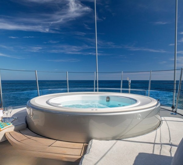 Exterior Sunbathing Area