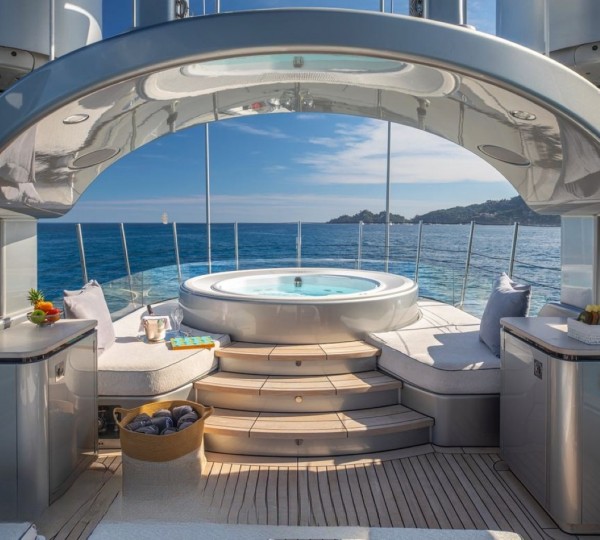 Exterior Sunbathing Area