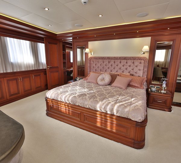 Large Double Cabin