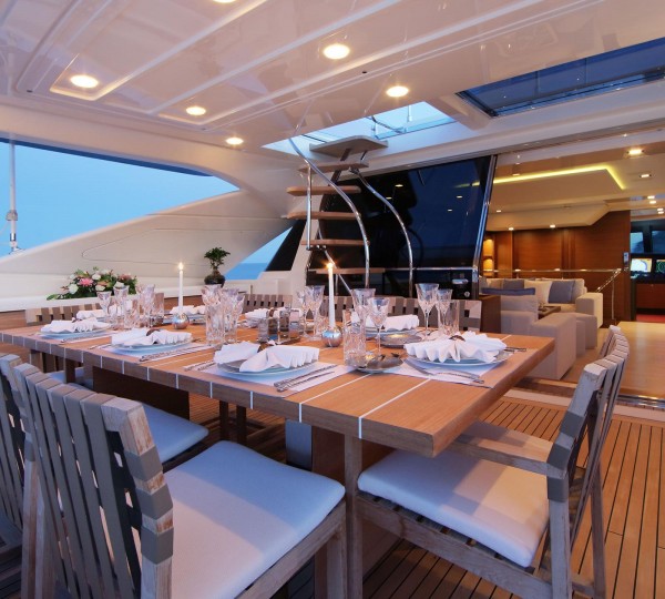 Alfresco Dining Set Up