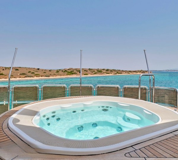 Exterior Sunbathing Area