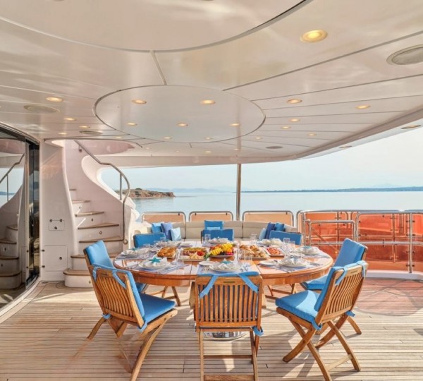 Exterior Dining Area