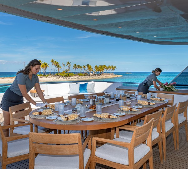 Al Fresco Dining Set Up