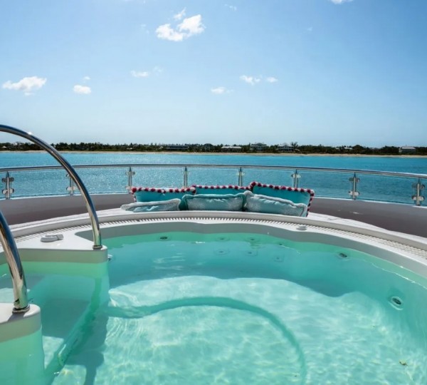 Exterior Sunbathing Area