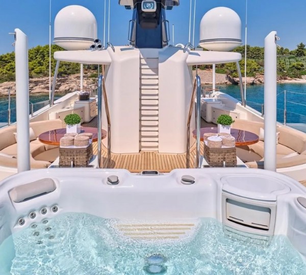 Exterior Sunbathing Area