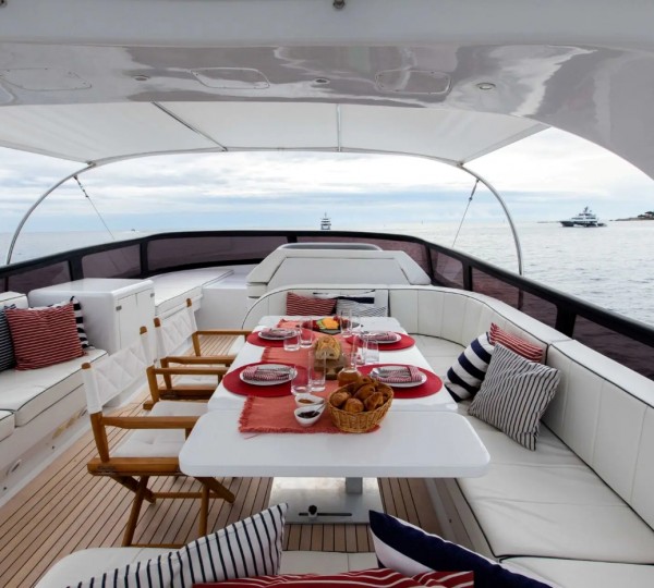 Exterior Relaxation Area With Dining