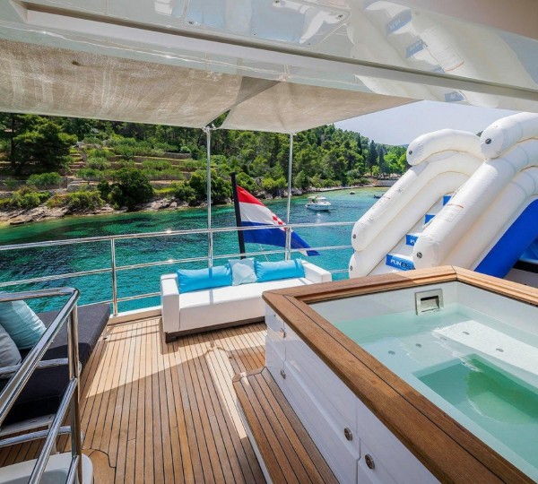 Exterior Sunbathing Area