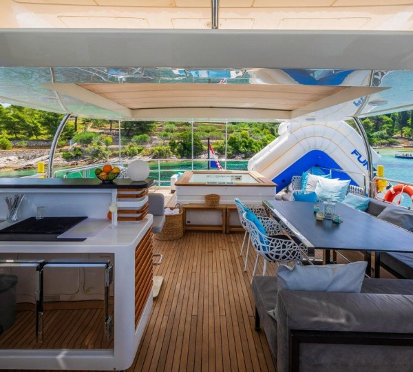 Exterior Relaxation Area With Dining