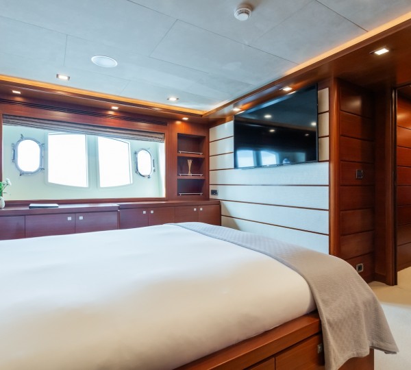 Double Cabin For Guests