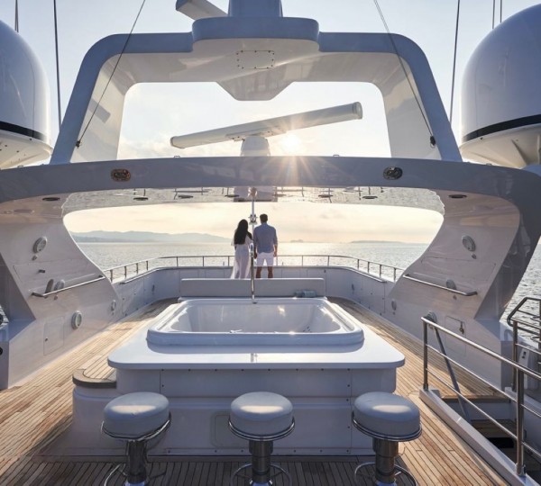 Exterior Sunbathing Area