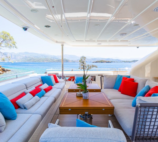 Aft Deck Seating