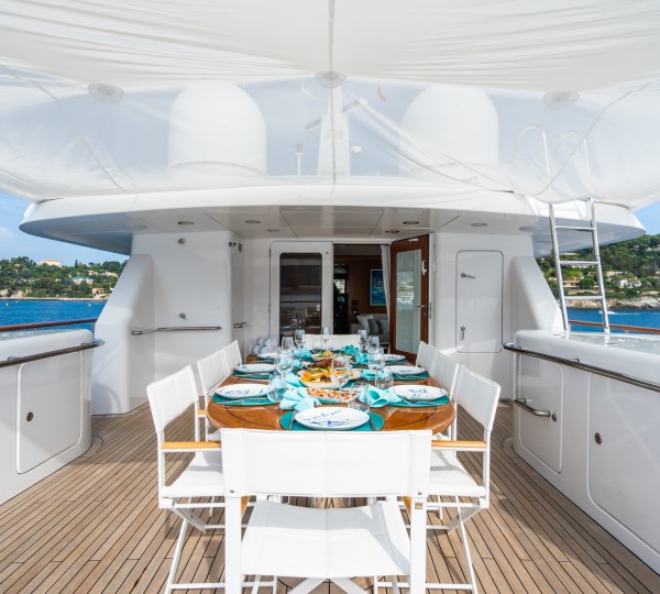 Al Fresco Dining Set Up