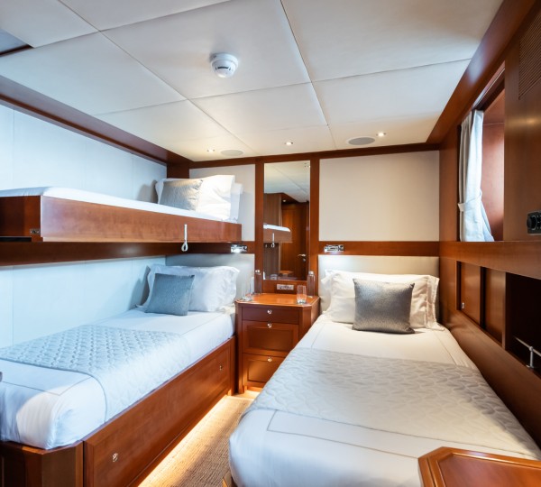 Twin Cabin With Bunk Bed