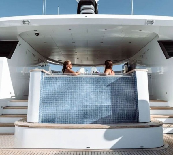 Exterior Sunbathing Area