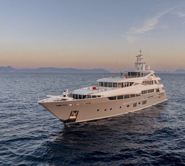 2 LADIES Yacht