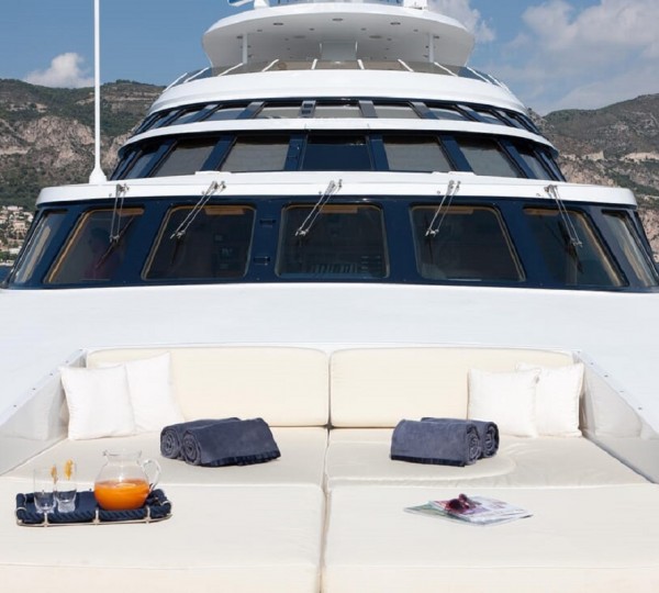 Comfortable foredeck