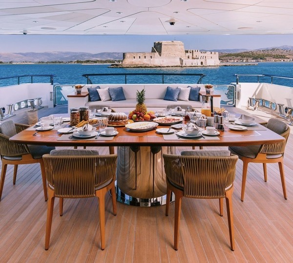 Main Deck Dining And Seating