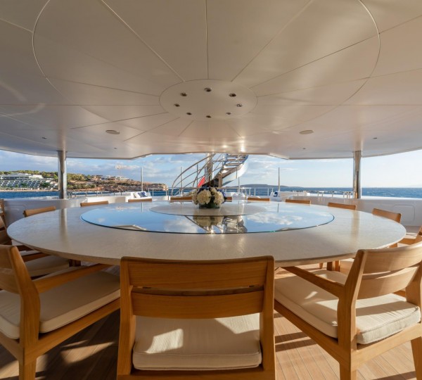 Outdoor Dining On Upper Deck