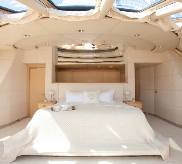  Master suite with 16 windows