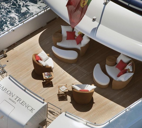 43m BARON TRENCK - Aft deck