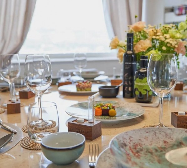  Dining Area And Saloon