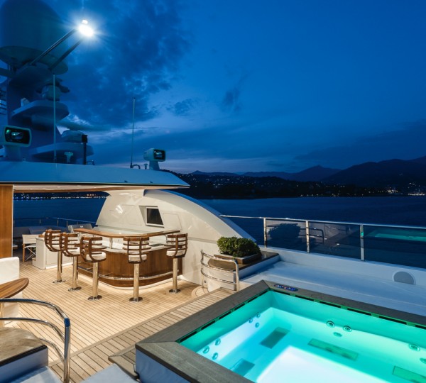 Exterior - Flybridge