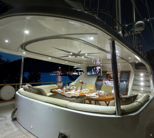 Alessandro Exterior - Dining area