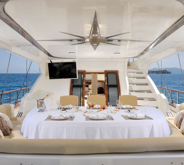 Alessandro Exterior - Dining area