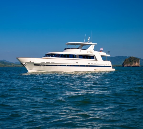 27m Motor Yacht AJAO - Cruising