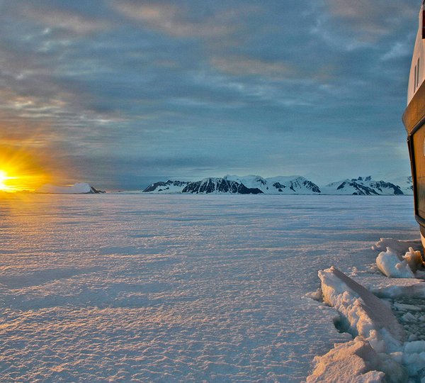 Explorer Yacht SARSEN