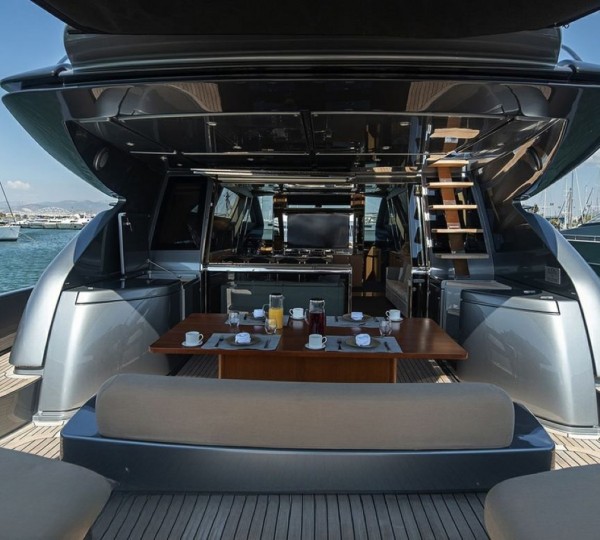 Exterior Relaxation Area With Dining