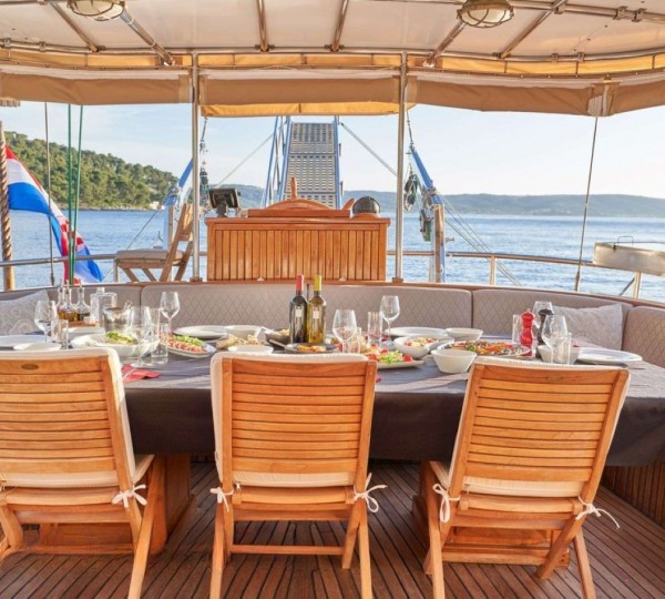 Exterior Relaxation Area With Dining