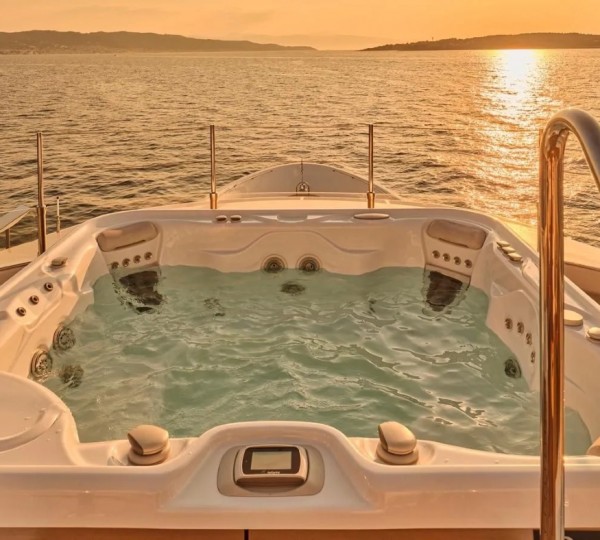 Exterior Sunabathing Area