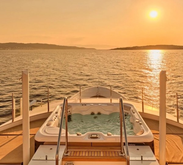 Exterior Sunabathing Area