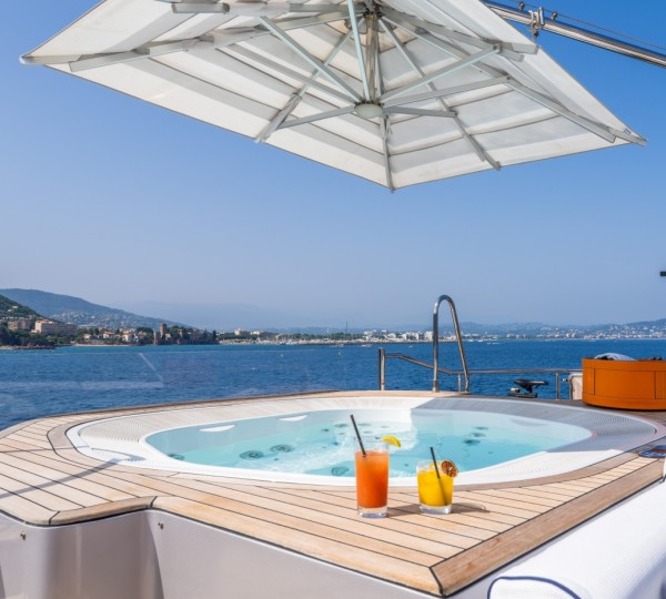 Exterior Sunabathing Area