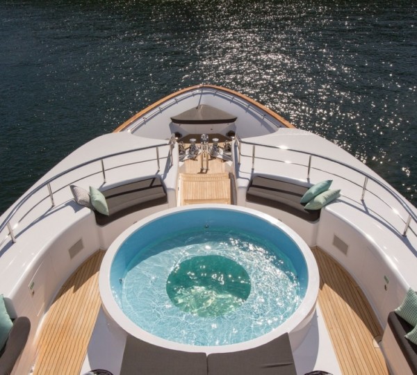 Exterior Sunbathing Area