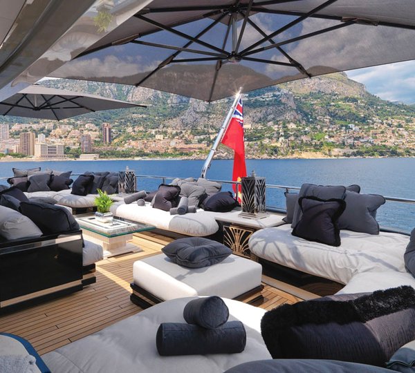 Exterior Living Spaces  00007