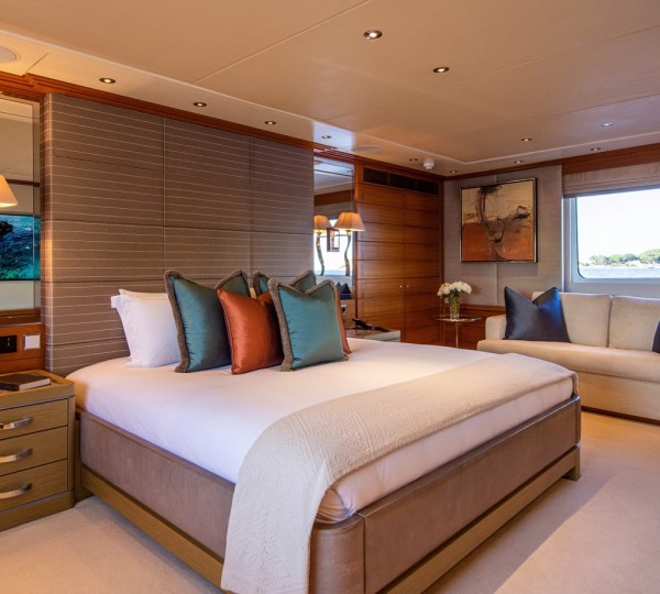 Full Beam Master Cabin