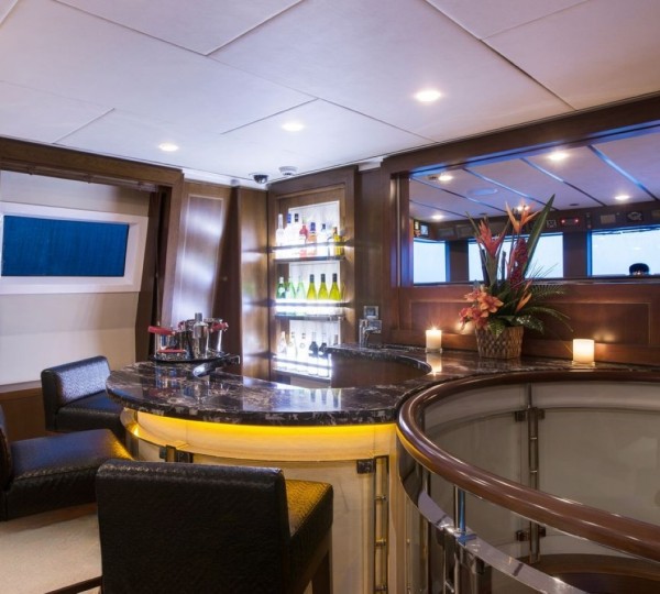 Interior Relaxation Area With Bar