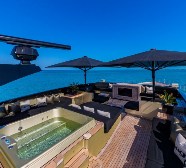 Jacuzzi And Relaxation Area