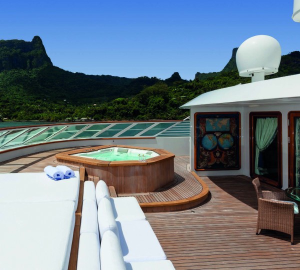 Jacuzzi And Sun Pads